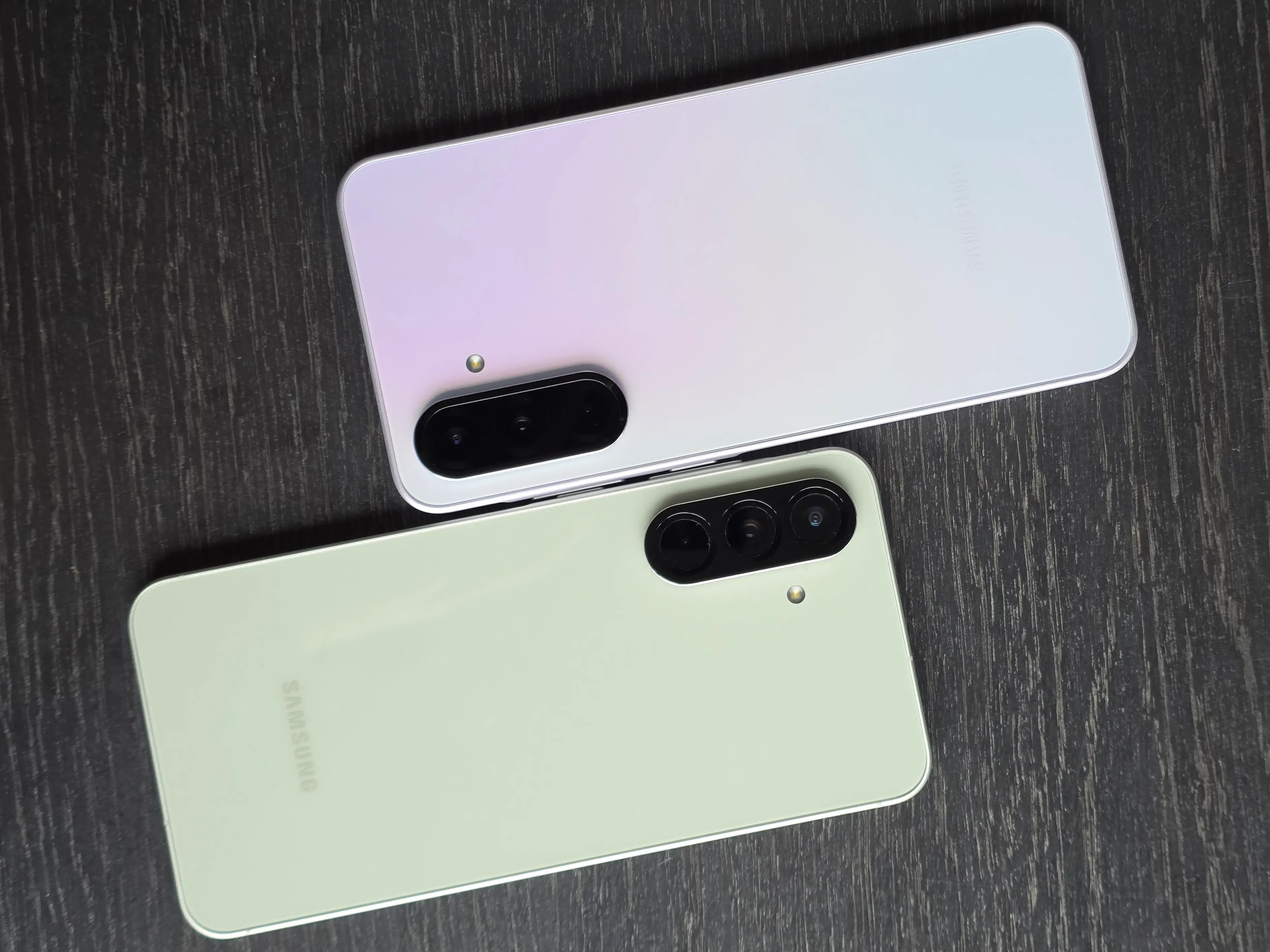 Galaxy A36 ir Galaxy A56 galinė nugarėlė