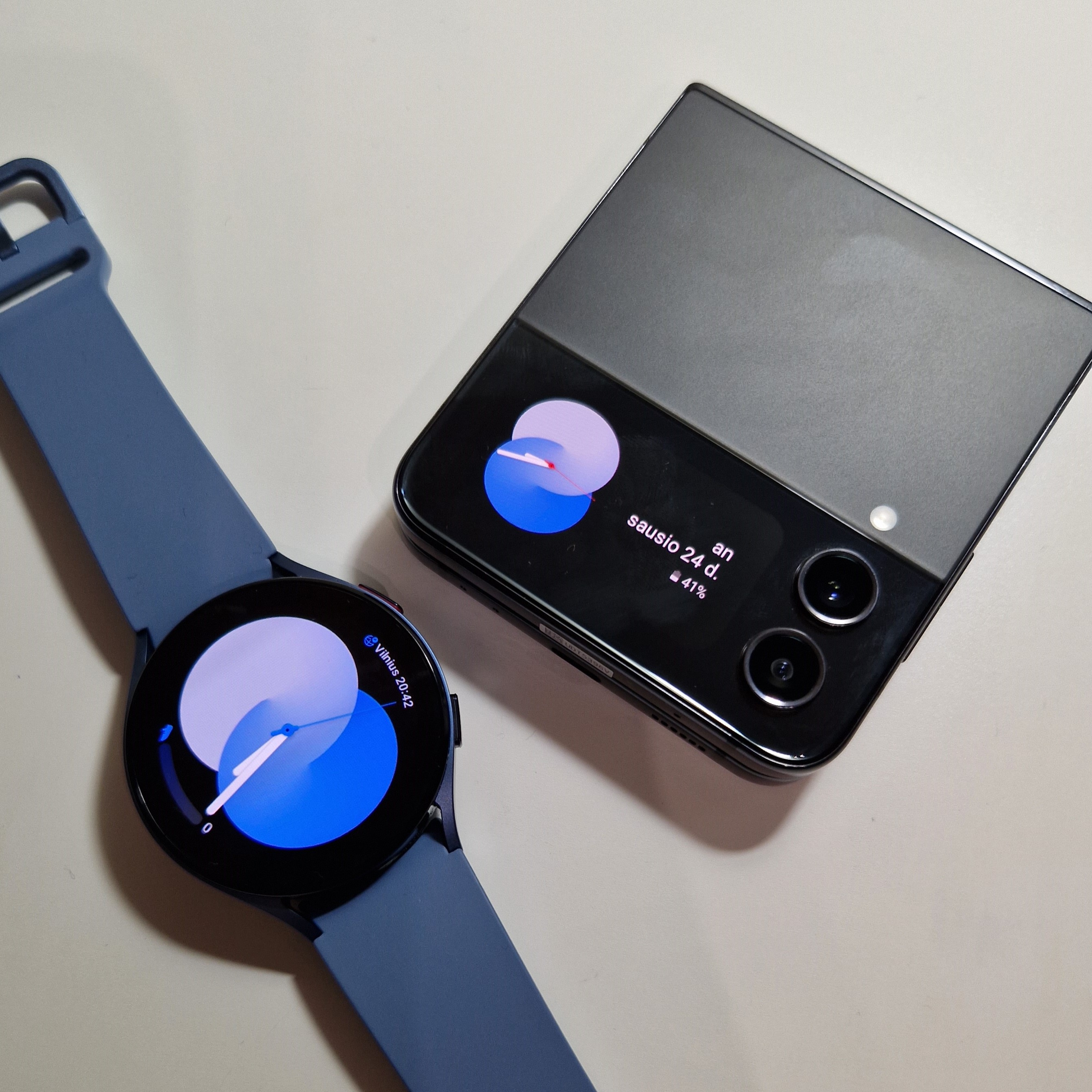 Galaxy Flip4 ir Galaxy Watch5