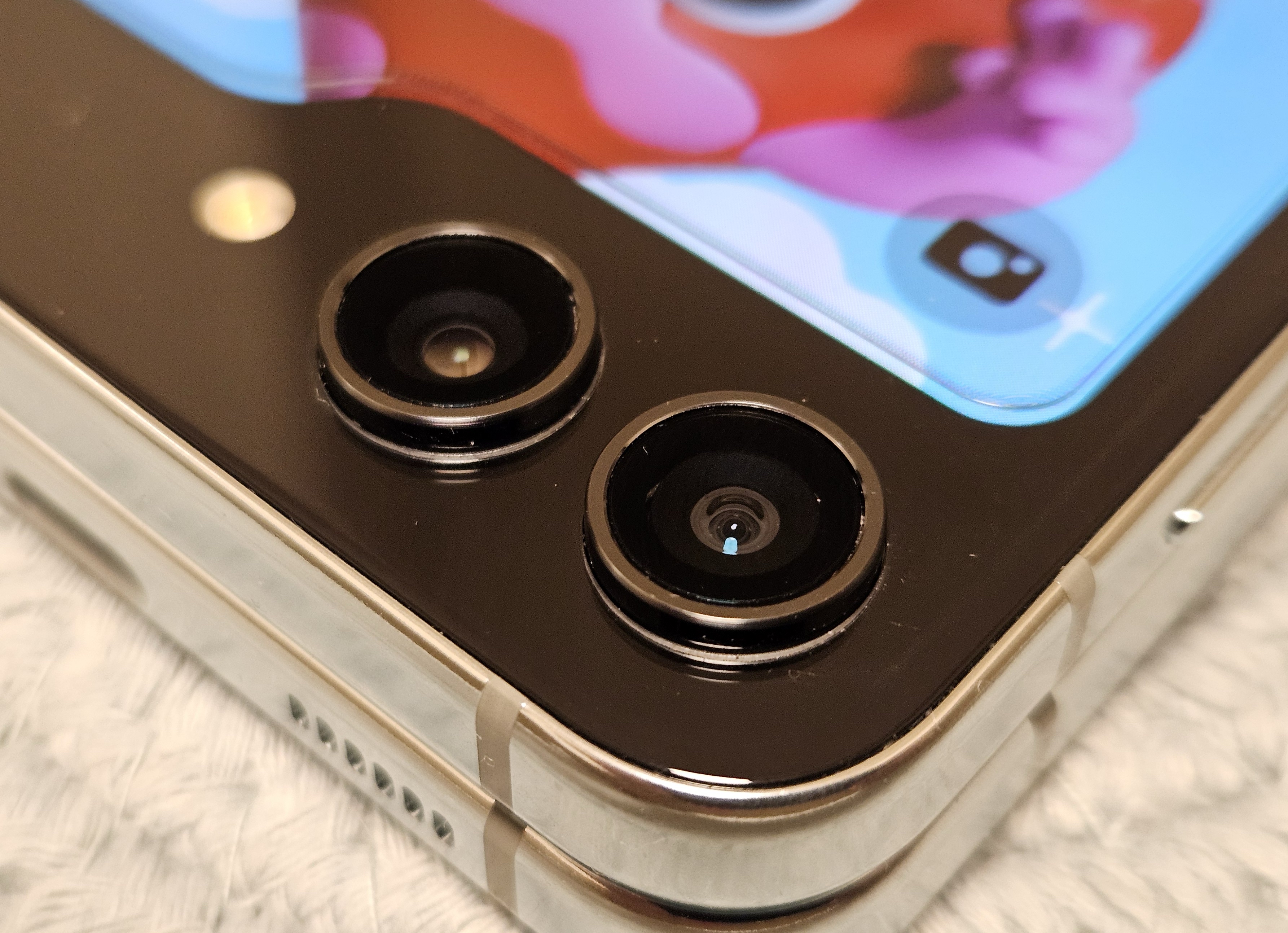 Galaxy Flip5 kameros