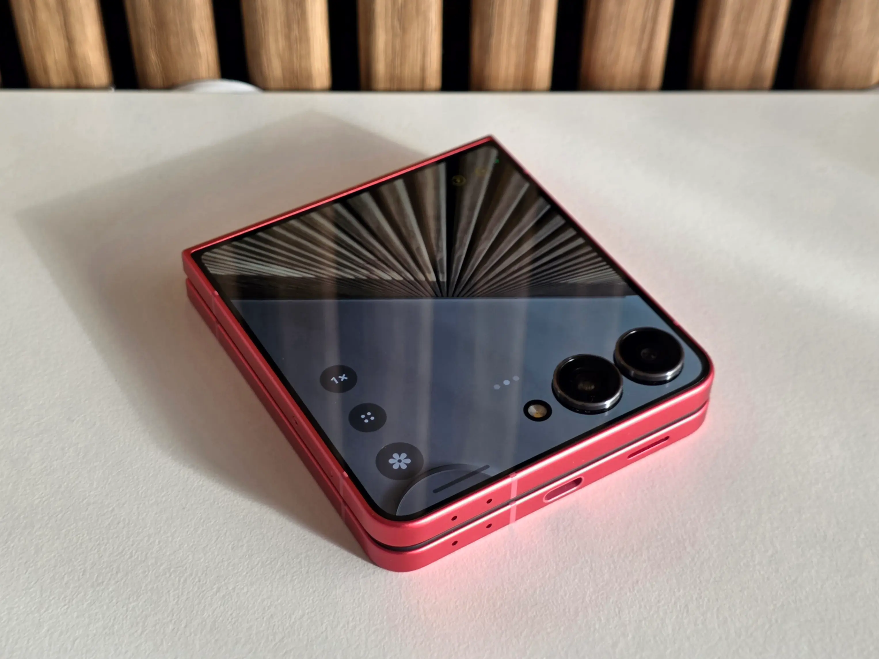 Galaxy Flip7 viršelio ekranas