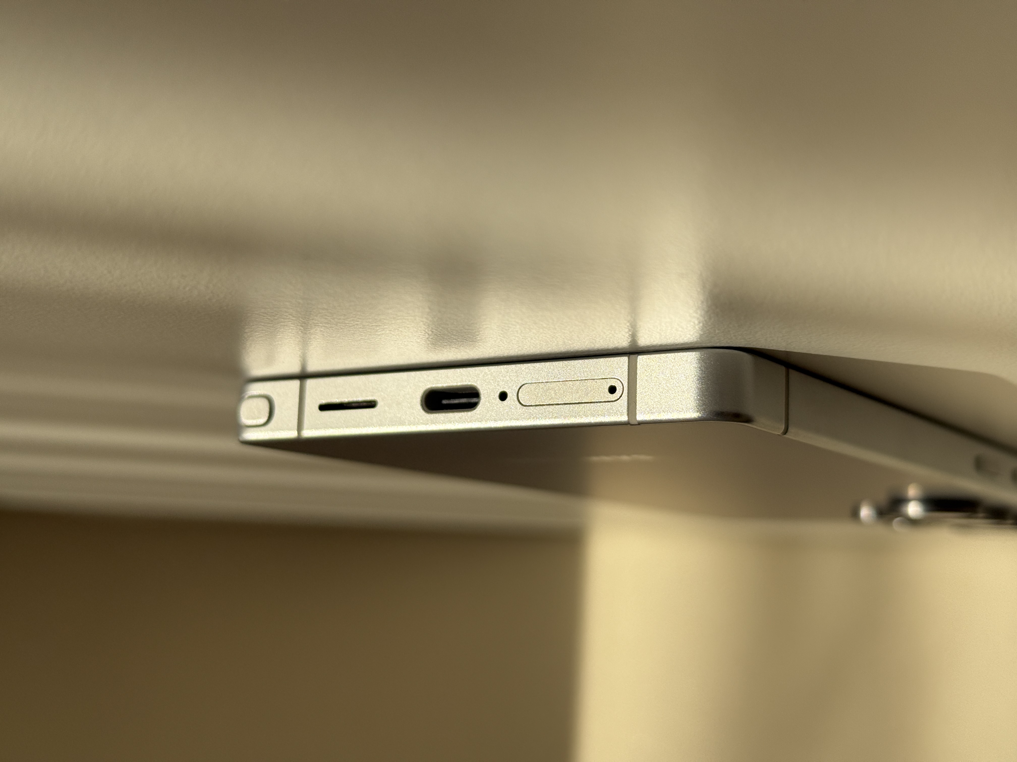 Galaxy S25 Ultra titano rėmas